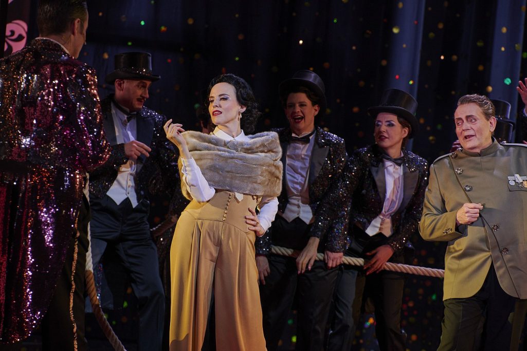 Dortmund: Die lustige Witwe (Copyright: Björn Hickmann) Dortmund: Die lustige Witwe (Copyright: Björn Hickmann)